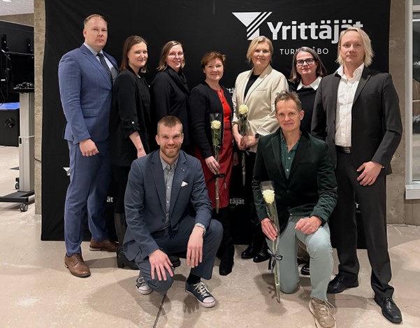 Turun Yritt&#228;j&#228;t ry:n hallitus vuodelle 2025. Janne Uoti (vas.), Elli-Noora Nieminen, Mikko Rantanen, Jenni Valtanen, Sarianne M&#228;kel&#228;, Lotta Bastman, Mikko Liukka, Jenny Hentula ja Ville M&#228;kil&#228;.