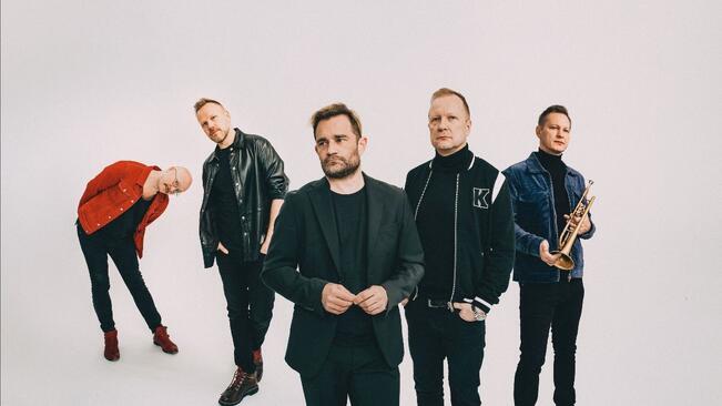 Lenni-Kalle Taipale & Kalle Torniainen Band esittää Vesa-Matti Loirin lempikappaleita jazzristeilyllä. 