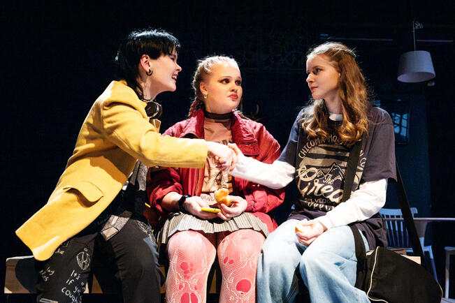 Nooa Teivainen, Janette Huju ja Sanni Rantanen.