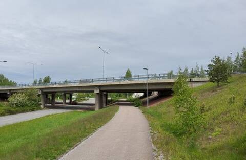 Poikluoman eteläinen risteyssilta Kaarinassa. 