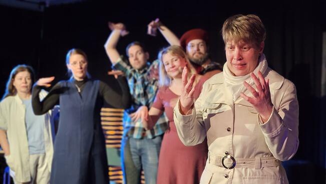 Ihan pakko (alkup. Toc Toc) saa ensi-iltansa 18. huhtikuuta.