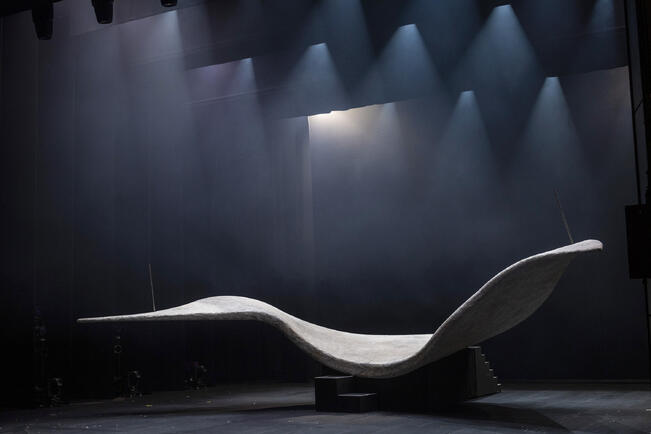 Kuvailutulkkaus on käytössä Hildur-dekkarin esityksissä 26. huhtikuuta lähtien.