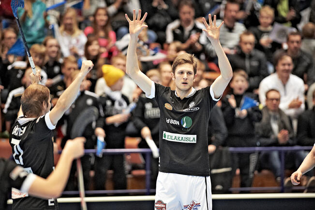 Jere Jokinen on nähty pelaajana TPS-paidassa. Kuva on vuodelta 2012.