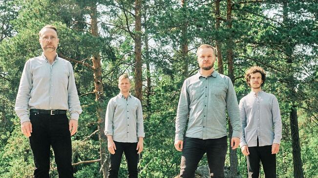 Jori Huhtala Basis esiintyy Bar Ö:ssä lauantaina.