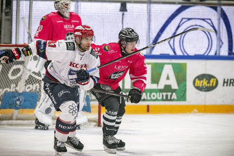 Sisu Yliniemi (oik.).
