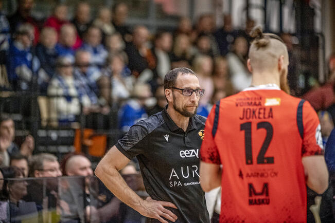 Mika Rantanen on nähty Loimun penkillä mutta seuraavaksi hänet nähdään Tuto Volleyn käskijänä.