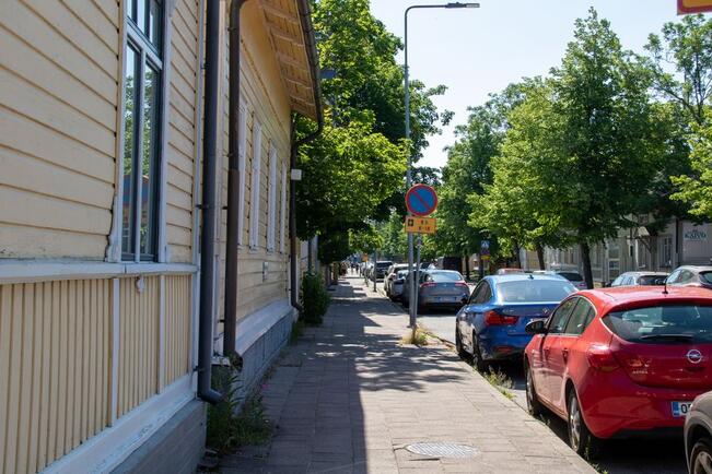 Naantalissa valvotaan pysäköintiä tehostetusti kesällä. 
