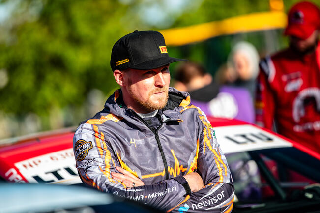 Esapekka Lappi avasi SM Red Devil Länsirannikon Rallin väkevästi. 
