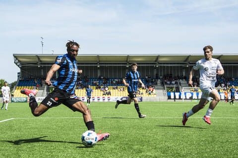 Loic Essomba.