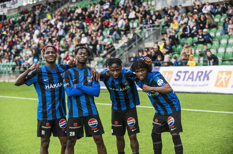 Jean Botué (vas.), Axel Kouame, Bismark Ampofo ja Dimitri Legbo kyykyttivät SJK:ta.