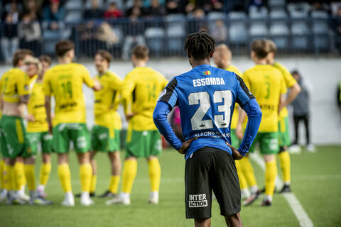 Loic Essomba.