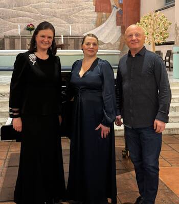 Julia Tamminen, Annukka Kuivisto ja Oleg Sytianko. 