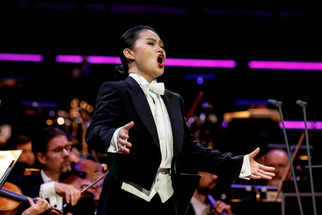 Mezzo-soprano Jingjing Xu.
