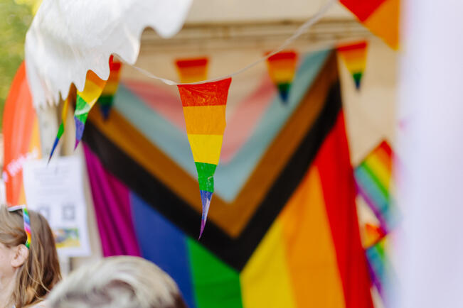 Turun ja Kaarinan seurakuntayhtymän sateenkaarikirkko osallistuu jälleen Turku Prideen.