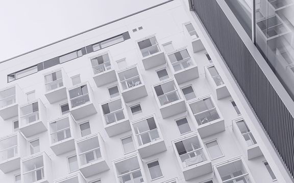 Asuinrakentaminen matelee edelleen pohjalukemissa ja toipuminen tapahtuu odotettua hitaammin. 