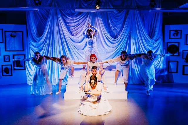 Suomen historian jännät naiset myi jo etukäteen loppuun kaikki kymmenen näytöstään Sopukassa. 