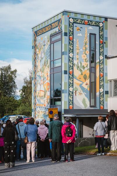 Juhlavuosimuraalin julkistus.