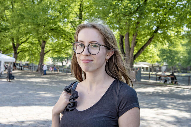 Aili Autio kiinnittää huomiota, jos julkisella paikalla joku huutaa Ailia.