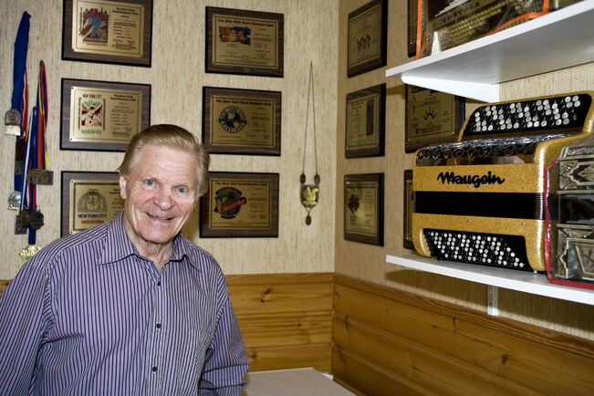 Veikko Ahvenainen.