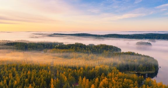 Suomi loistaa eurooppalaisessa vertailussa ilmanlaadussa ja uusiutuvassa energiassa. Luonnonvarojen kulutuksessa olemme sen sijaan luokan heikoin.  