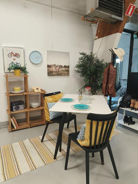 Turun Ekotorille kuka vain voi lahjoittaa ylimääräiseksi jääneitä huonekaluja. 