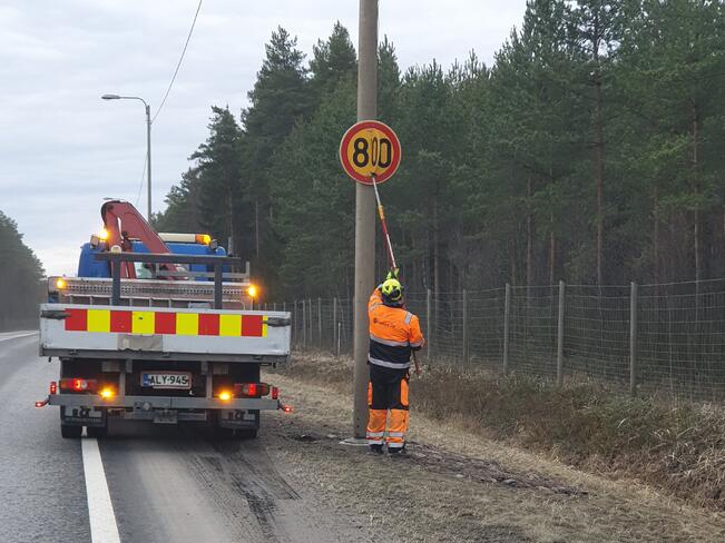 Talvi- ja pimeän ajan nopeusrajoitukset otetaan käyttöön tällä viikolla.