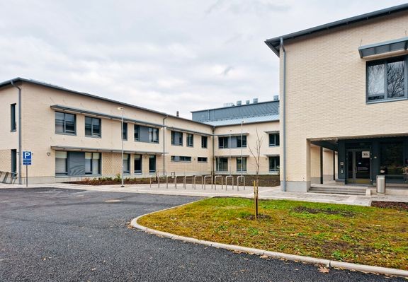 Hems&#246;n omistamaan uuteen monipalvelukeskukseen keskitet&#228;&#228;n Turun p&#228;ihdehuollon sosiaali- ja terveyspalveluja. 
