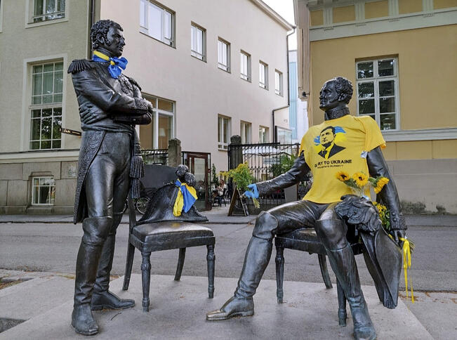 Mielenilmaus järjestetään Tapaaminen Turussa 1812 -teoksen luona.