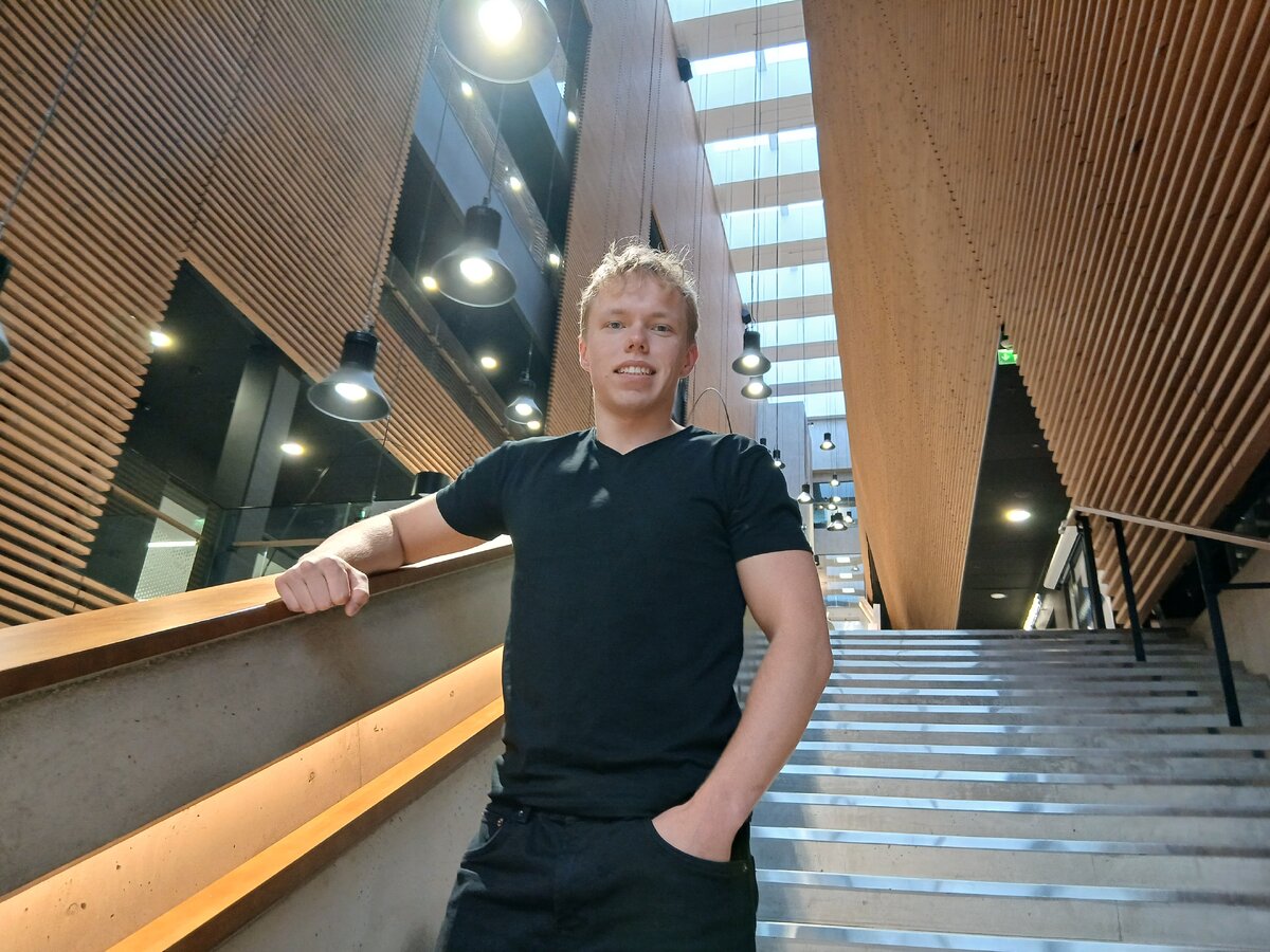 Riku Lauttia kannustaa ICT-alasta kiinnostuneita ja alalla oleviakin tutustumaan tulevaisuuden työmahdollisuuksiin Roots Expossa.