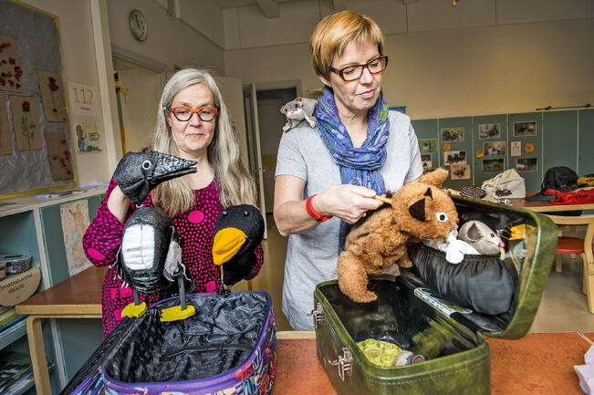 Kaija Vähä-Vahe-Hirvilahti (vas.) ja Kirsi Koskinen.