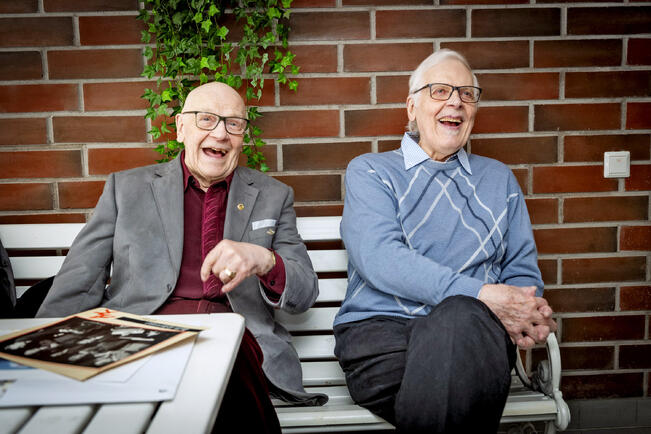 Aulis (vas.) ja Reino Kotaviita.
