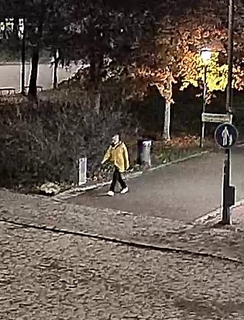 Poliisi etsii havaintoja kuvassa olevasta miehestä.