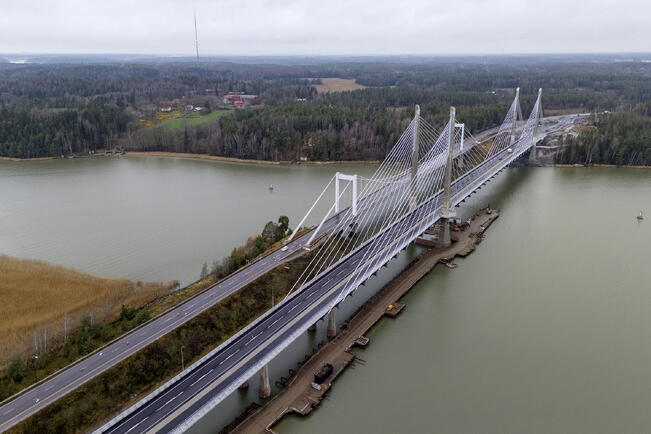 Kaarinan pään raskaan liikenteen odotusalue puretaan ensi viikon aikana, elleivät talvikelit siirrä töitä myöhemmäksi.