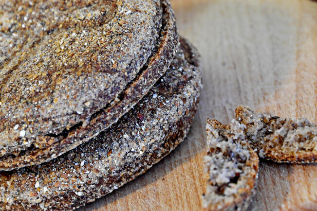 Valtaosa suomalaisista nauttii täysjyvänsä mieluiten leipänä.