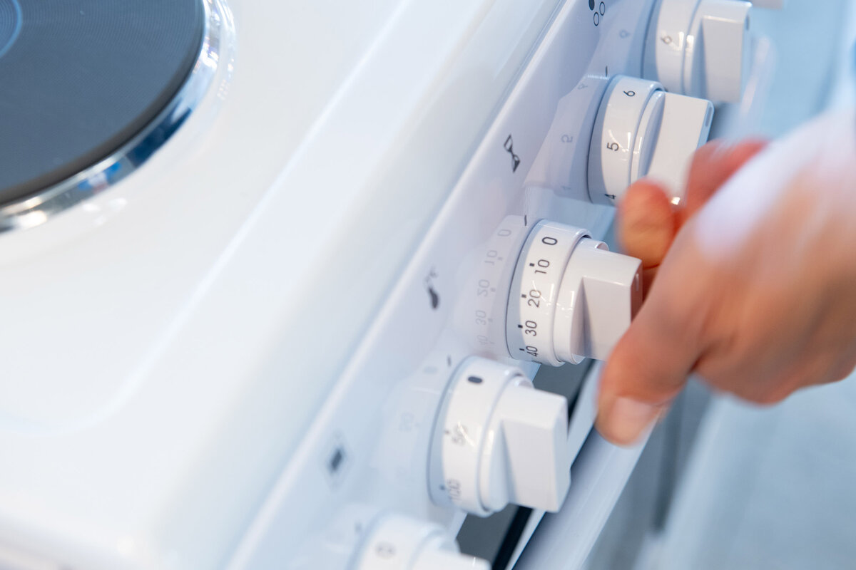 Ajastimella varustetut liedet ovat turvallisia, sillä keittolevyt eivät käynnisty ennen kuin ajastimeen on asetettu aika. Liesi myös sammuu asetetun ajan päätyttyä.