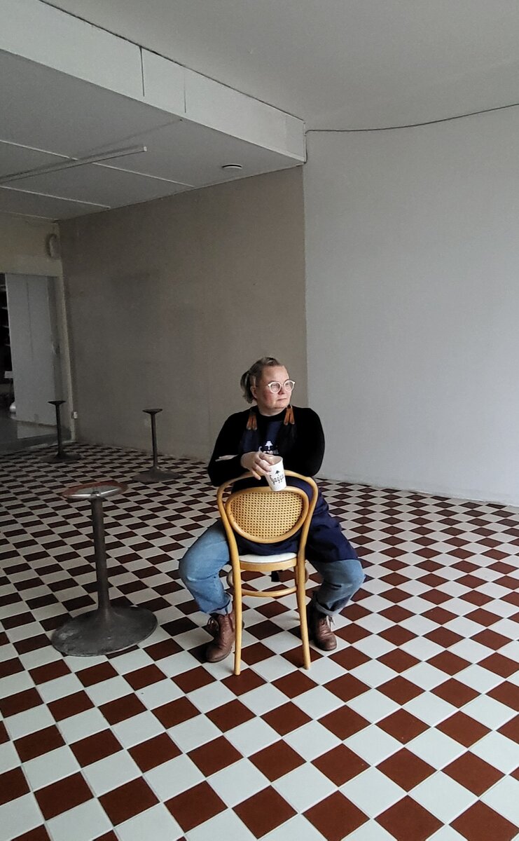 Jonna Sinkkonen ja uusi liiketila.