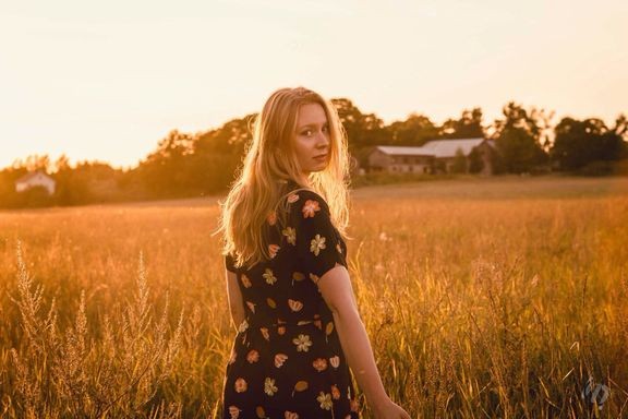 Stella T&#228;htinen. 
