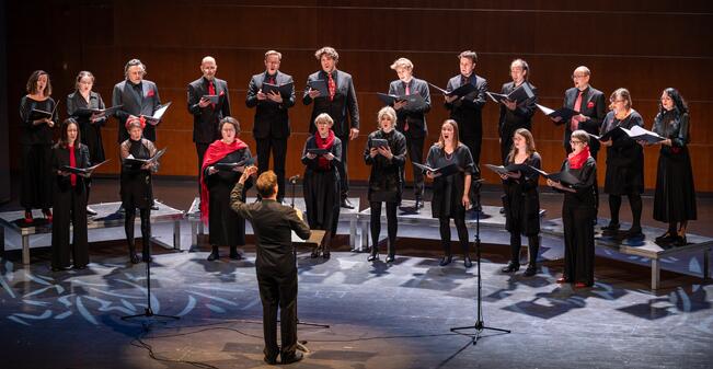 Turun konservatorion kamarikuoro joulukonsertissa 2024 Sigyn-salissa. 