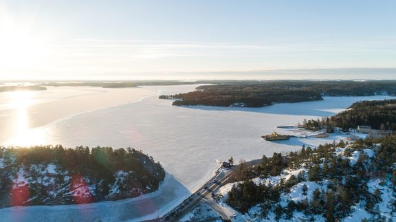 Palkinnolla halutaan lisätä tietoisuutta siitä, miten paikallisilla ratkaisuilla voidaan vaikuttaa ympäristön tilaan. 
