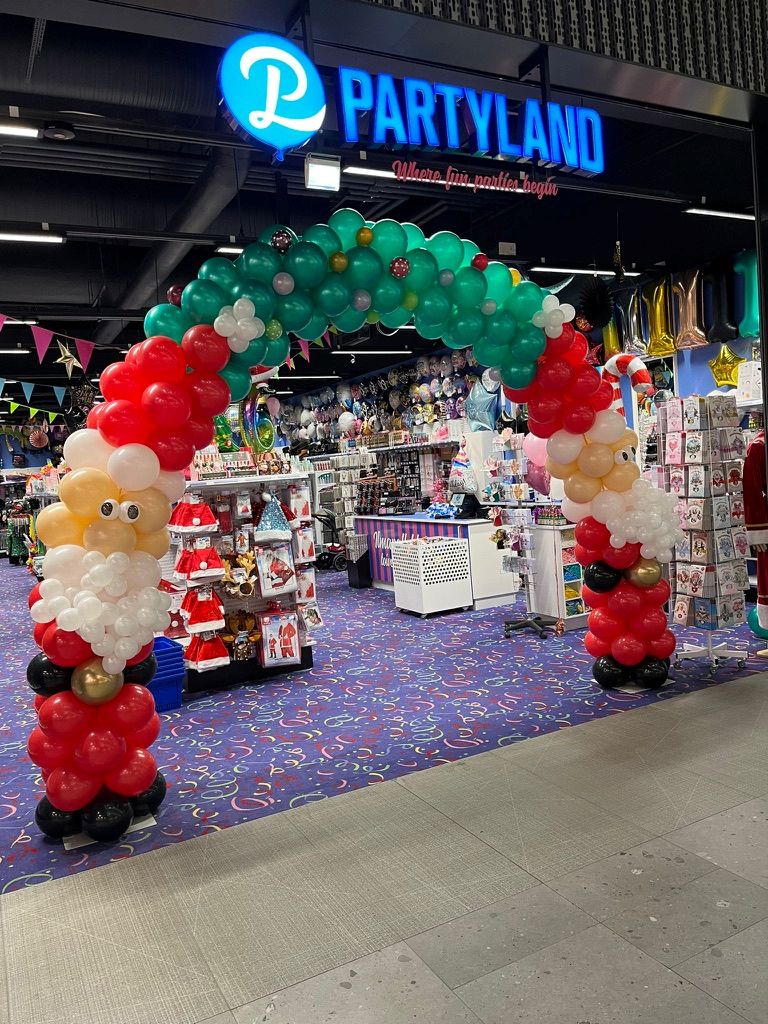 Partyland avaa myymälän Skanssissa.