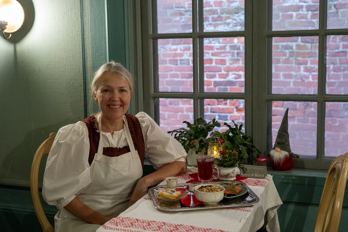 Kaisa Takala kertoo, että tämän vuoden joulupuurossa maistuvat kirsikkahilloke, mantelikrokantti, ruskistettu voi ja kaneli-sokeri.