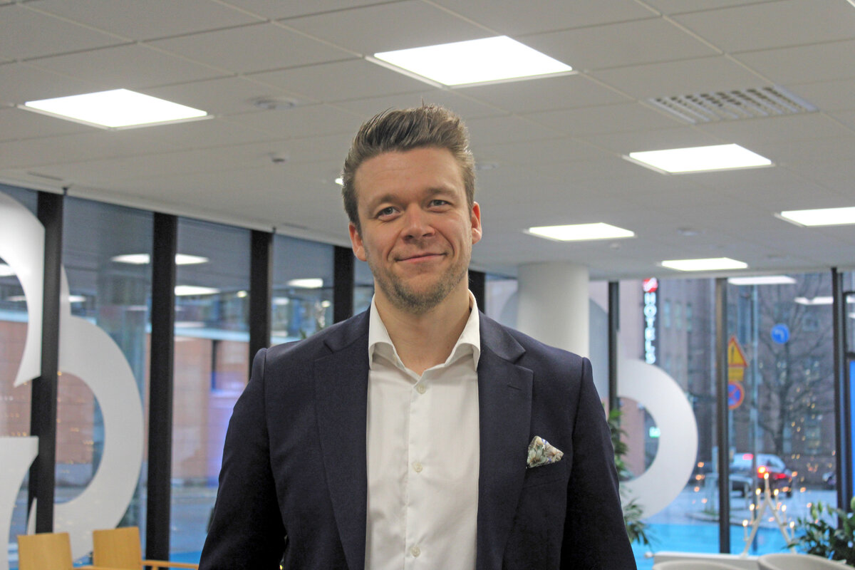 Someron Säästöpankin Turun konttorin sijoituspäällikkö Juho Nissi toteaa, että sijoittajan paras ystävä on aika, eikä alkuun tarvita edes järisyttäviä summia tulevaisuuden varakassaa varten.