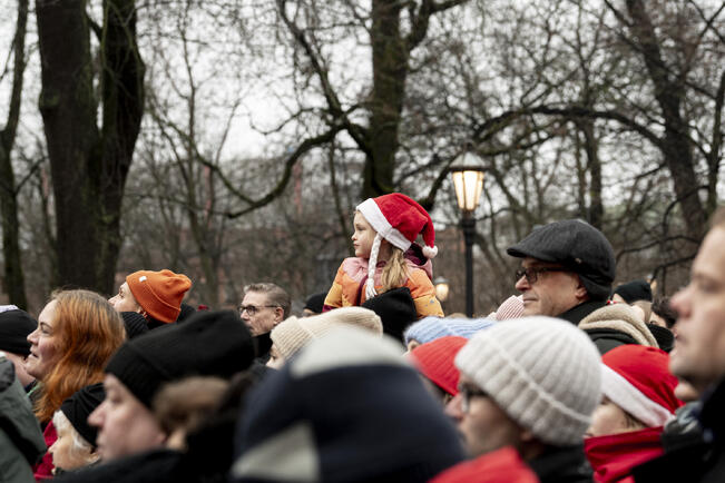 Joulurauhan julistukseen odotetaan paljon väkeä. Kuva on viime joululta.
