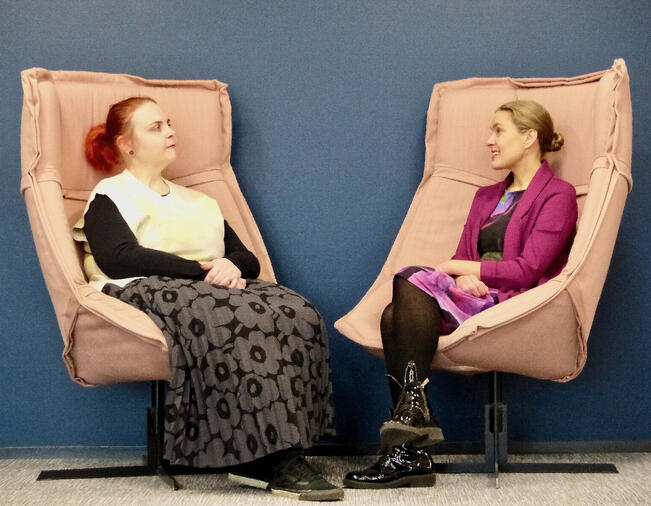 Tuuli Lahti (oik.) ja planetaarista terveyttä opiskellut Merja Auvo.