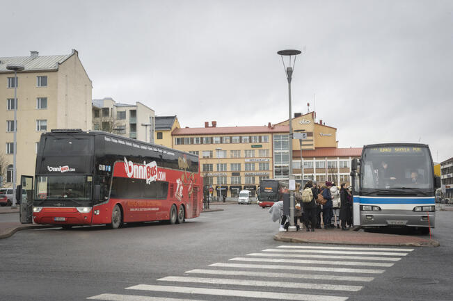 Joulun bussiliikenne on vilkkaimmillaan aatonaattona.