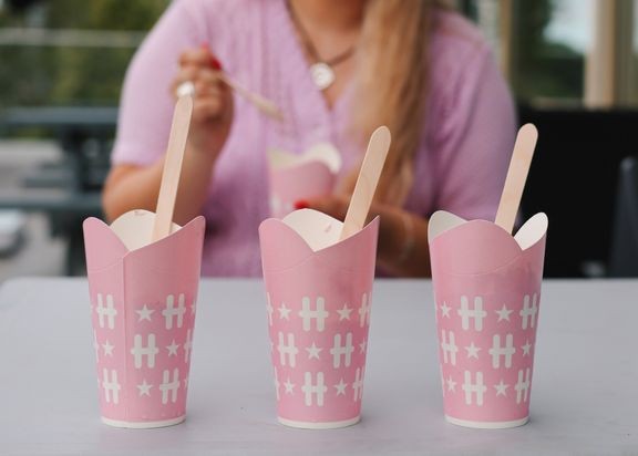 Hesburgereissa jäätelö ei ole vain kesäherkku, vaan tasaisesti ympäri vuoden myytävä tuote. 
