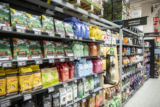 K-ruokakaupat työllistävät joka kesä paljon myös alle 18-vuotiaita nuoria. 