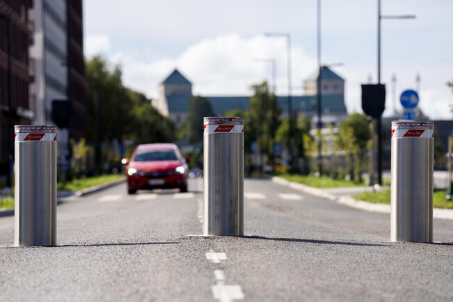 Kirjoittaja toivoo, että Kolmen Katraiinan Bulevardi palautettaisiin kaikkien ajoneuvojen käyttöön.