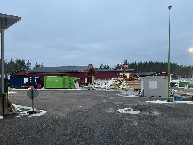 Korppoon lajitteluaseman vanhan toimiston purkutyöt alkoivat tammikuun puolivälissä.