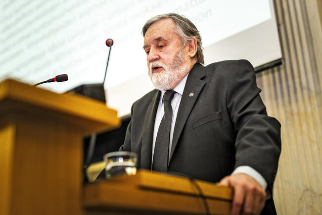 Emeritusprofessori Timo Soikkasen teemana on Suomen ensimmäisen koulutetun lääkärin tarina.